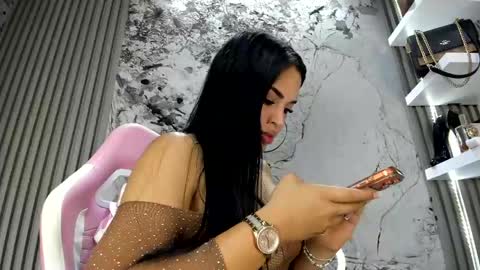 Doll Queen online show from 13, 5, 2026