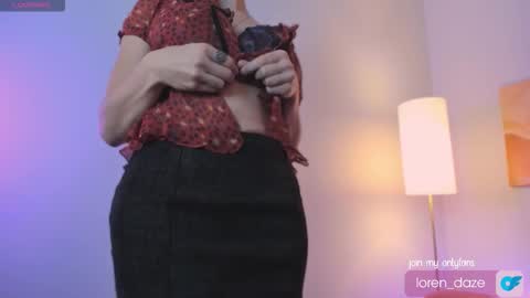 Snapshot of loren_daze chatting on 11, 11, 2025 Loren online show from 11, 11, 2025