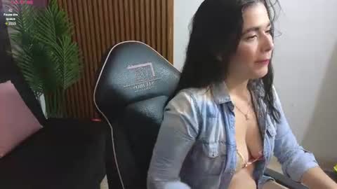 Snapshot of loren_tay chatting on 22, 6, 2026 Loren online show from 22, 6, 2026