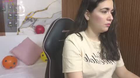 Snapshot of loren_tay chatting on 23, 6, 2026 Loren online show from 23, 6, 2026