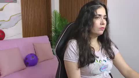 Snapshot of loren_tay chatting on 25, 6, 2026 Loren online show from 25, 6, 2026