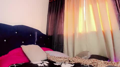 Snapshot of lorena_capelli_ chatting on 28, 9, 2025 lesly lorena online show from 28, 9, 2025