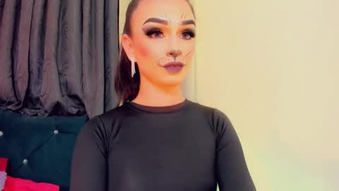 Snapshot of lorena_capelli_ chatting on 28, 10, 2025 lesly lorena online show from 28, 10, 2025