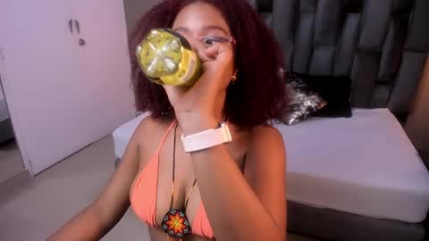 Lorena Vieira  online show from 11, 1, 2025