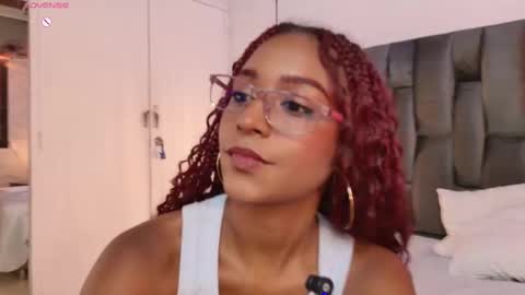Snapshot of lorena_vieira_ chatting on 23, 9, 2025 Lorena Vieira  online show from 23, 9, 2025