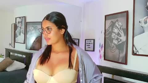 loretahorny online show from 6, 4, 2026