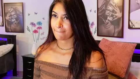 loretahorny online show from 11, 5, 2026
