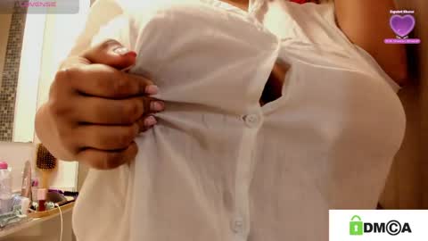 Snapshot of loreth_jw chatting on 8, 4, 2026 Queen Loreth online show from 8, 4, 2026