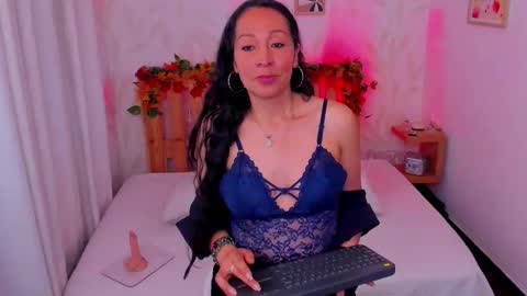 loretta_fraser online show from 28, 10, 2025