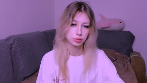 Lori online show from 4, 12, 2025