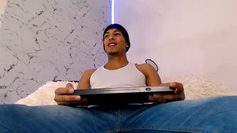 Snapshot of lorian_vikel chatting on 9, 10, 2025 Lorian Vikel online show from 9, 10, 2025