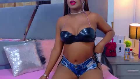 lorraine_johnson online show from 15, 4, 2026