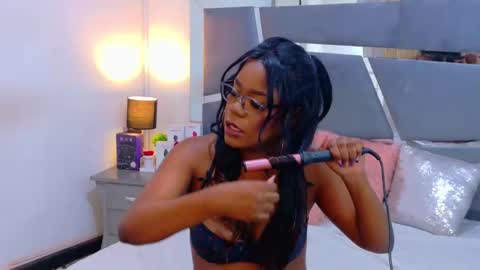 lorraine_johnson online show from 25, 5, 2026