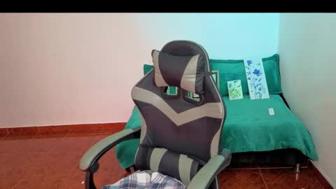 lory__05 online show from 10, 10, 2025