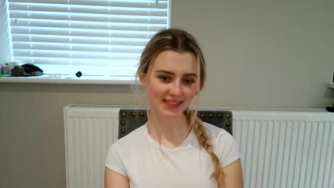 Lottie Lou online show from 12, 1, 2026