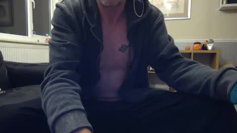 Snapshot of lottiestoy chatting on 2, 11, 2025 mrsesssex online show from 2, 11, 2025