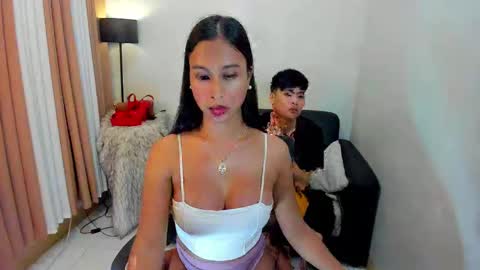 Snapshot of louie_cute_asian chatting on 25, 1, 2025 Kylie online show from 25, 1, 2025