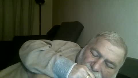louis_chokdee online show from 4, 12, 2024