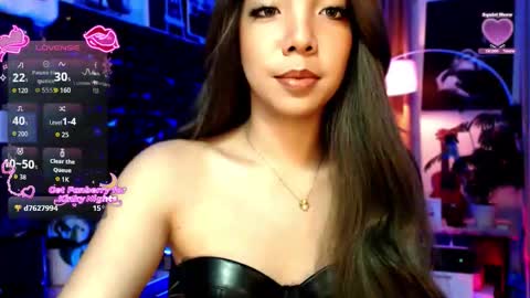 Snapshot of louisassy chatting on 16, 4, 2026 Louisa online show from 16, 4, 2026