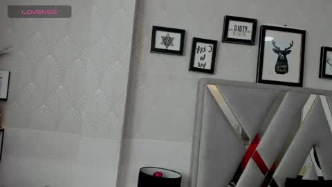 louise_taylorr online show from 23, 1, 2025