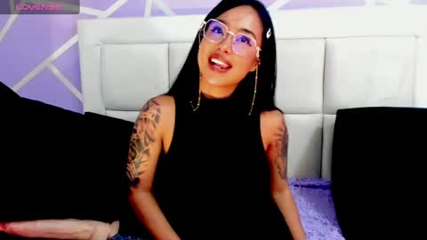 louise_taylorr online show from 1, 3, 2025