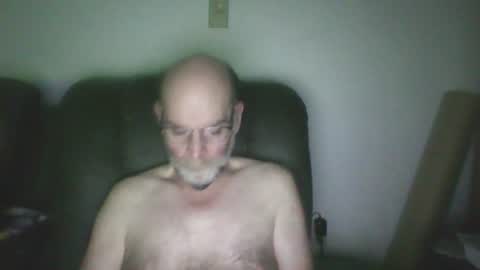 Snapshot of louism13 chatting on 23, 6, 2026 louism13 online show from 23, 6, 2026