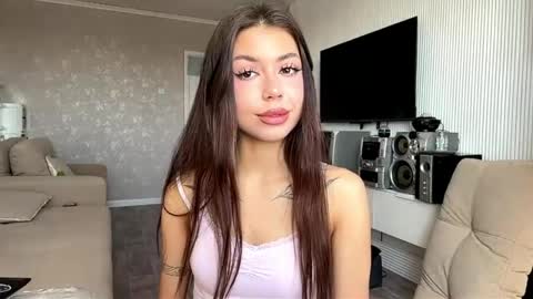 Snapshot of louiswawrzyniak chatting on 26, 3, 2026 Flora online show from 26, 3, 2026