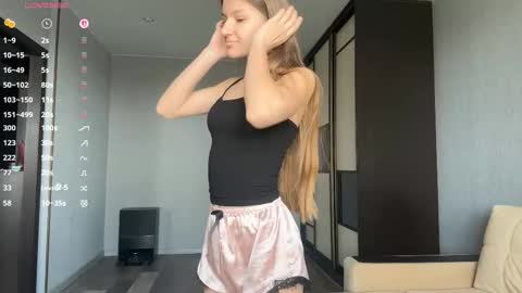 Snapshot of louveniakortright chatting on 19, 3, 2026 Lesi online show from 19, 3, 2026