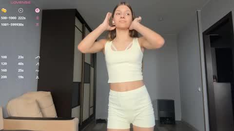 Snapshot of louveniakortright chatting on 10, 4, 2026 Lesi online show from 10, 4, 2026