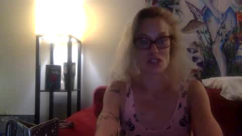 love_blooms online show from 13, 4, 2026