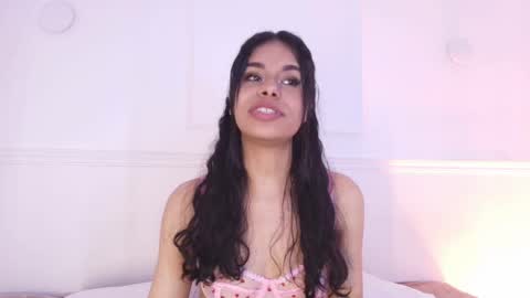 Snapshot of love_cameron chatting on 16, 12, 2025 Cam online show from 16, 12, 2025
