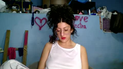 Snapshot of love_electra chatting on 2, 10, 2025 love_electra online show from 2, 10, 2025