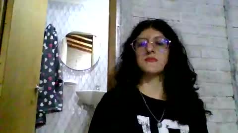 Snapshot of love_electra chatting on 23, 10, 2025 love_electra online show from 23, 10, 2025