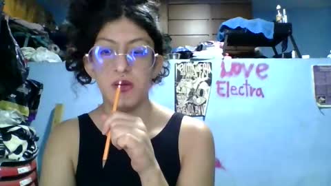 Snapshot of love_electra chatting on 27, 10, 2025 love_electra online show from 27, 10, 2025