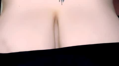 Snapshot of love_insidee chatting on 4, 12, 2025 Sailor online show from 4, 12, 2025