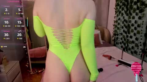 Snapshot of love_is_lola chatting on 20, 9, 2025 Lola online show from 20, 9, 2025