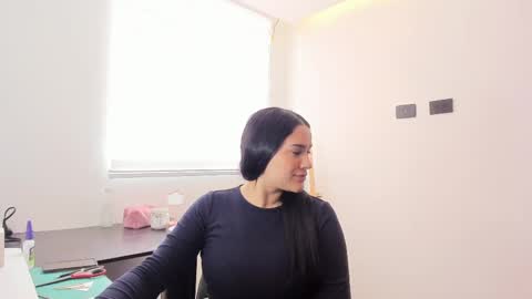 Kristen LoveBerry online show from 19, 9, 2025