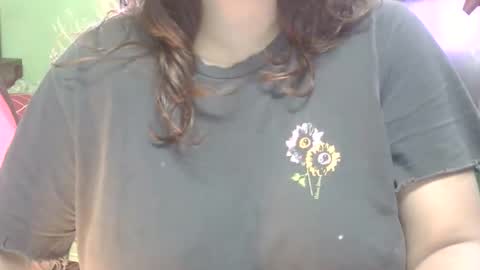 Snapshot of love_luna_angel chatting on 7, 4, 2026 Luna online show from 7, 4, 2026