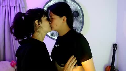 Snapshot of love_oftwo chatting on 14, 7, 2026 Melisa Emily online show from 14, 7, 2026