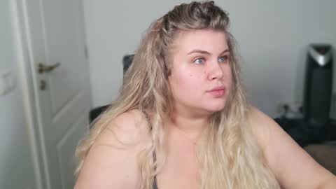 Snapshot of love_wiggy18 chatting on 30, 9, 2025 Ally online show from 30, 9, 2025