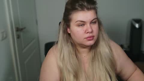 Snapshot of love_wiggy18 chatting on 9, 10, 2025 Ally online show from 9, 10, 2025