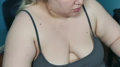 Snapshot of love_wiggy18 chatting on 20, 5, 2026 Ally online show from 20, 5, 2026