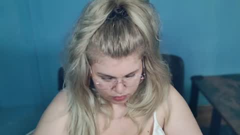 Snapshot of love_wiggy18 chatting on 13, 7, 2026 Ally online show from 13, 7, 2026