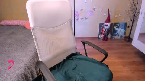 Snapshot of loveboys1993 chatting on 15, 1, 2025 cat-girl online show from 15, 1, 2025