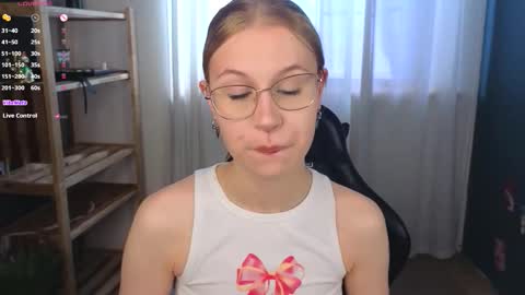 Snapshot of lovedrope chatting on 27, 9, 2025 God like girl Ann online show from 27, 9, 2025