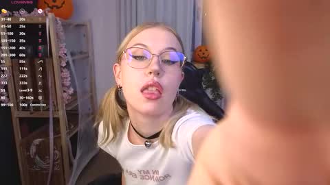 Snapshot of lovedrope chatting on 1, 11, 2025 God like girl Ann online show from 1, 11, 2025