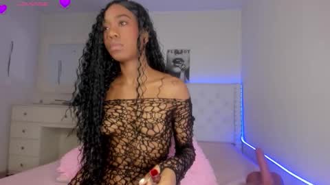 Snapshot of loveit_hermione chatting on 26, 10, 2025 Val online show from 26, 10, 2025