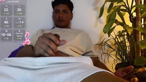 Snapshot of lovelatinsclub chatting on 12, 4, 2026 Justin and pandora online show from 12, 4, 2026