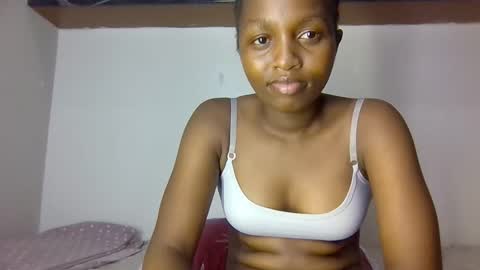 Snapshot of lovelbrownie chatting on 2, 10, 2025 lovelbrownie online show from 2, 10, 2025