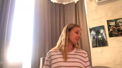 Snapshot of lovelladeboer chatting on 6, 10, 2025 Ella online show from 6, 10, 2025